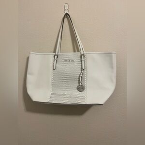 Michael Kors Jet Setter White
Handbag